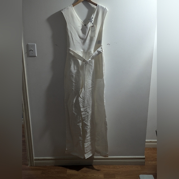 Ted Baker  Tabbiaa white off the shoulder wide leg jumpsuit. Sz 3 - Picture 2 of 16